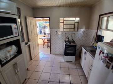 COZINHA COM ACESSO AO QUINTAL