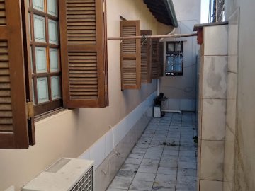 PTIO LATERAL COM SOL DA MANH NOS DORMITRIOS